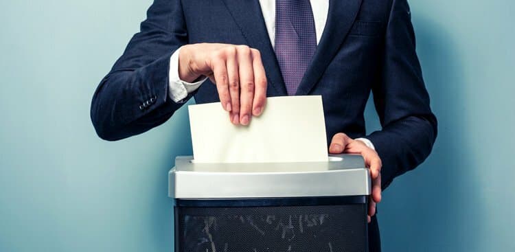 10 Things That Spell Disaster For Your Resume