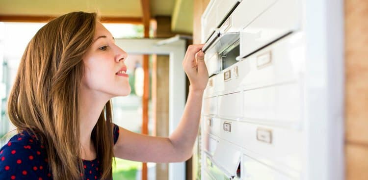 The 3 Emails Your Boss is Tired of Reading (and What to Send Instead)