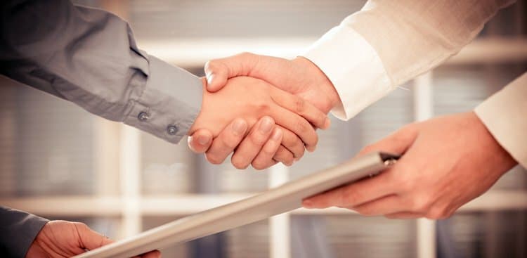 11 Sneaky Body Language Tips That Can Help You Earn More Money