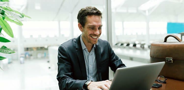 10 Parody Twitter Accounts to Get You Through a Dull Work Day