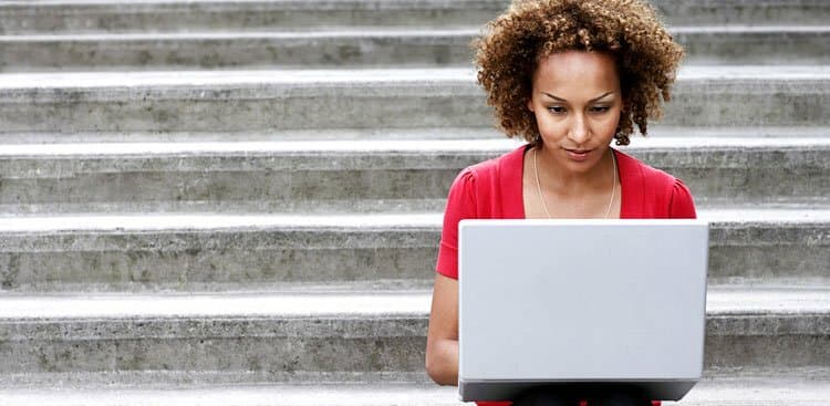 4 Ways to Write LinkedIn Posts That Turn Into Career Opportunities