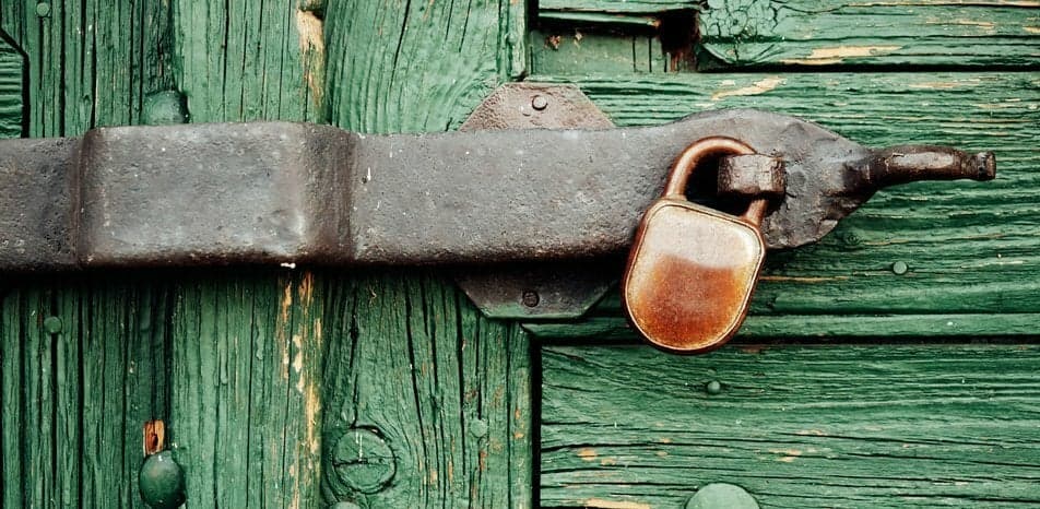 When You Should Keep Trying to Get in Touch With Someone (and When You Should Back Off)