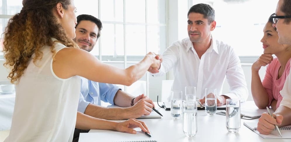 How to Introduce Yourself in a Way That'll Make People Care Who You Are