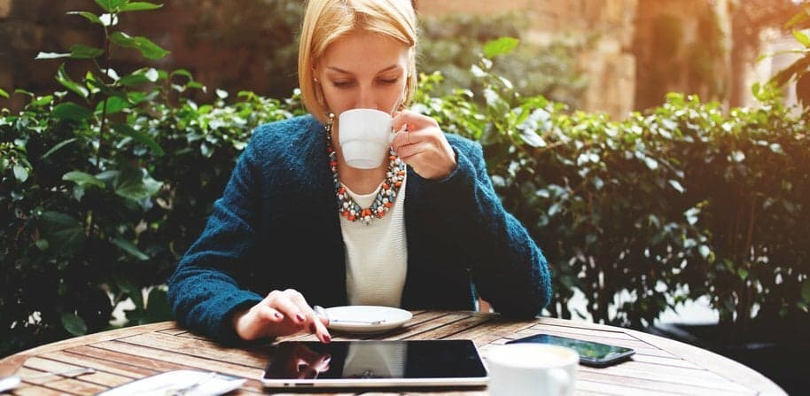 person sending email