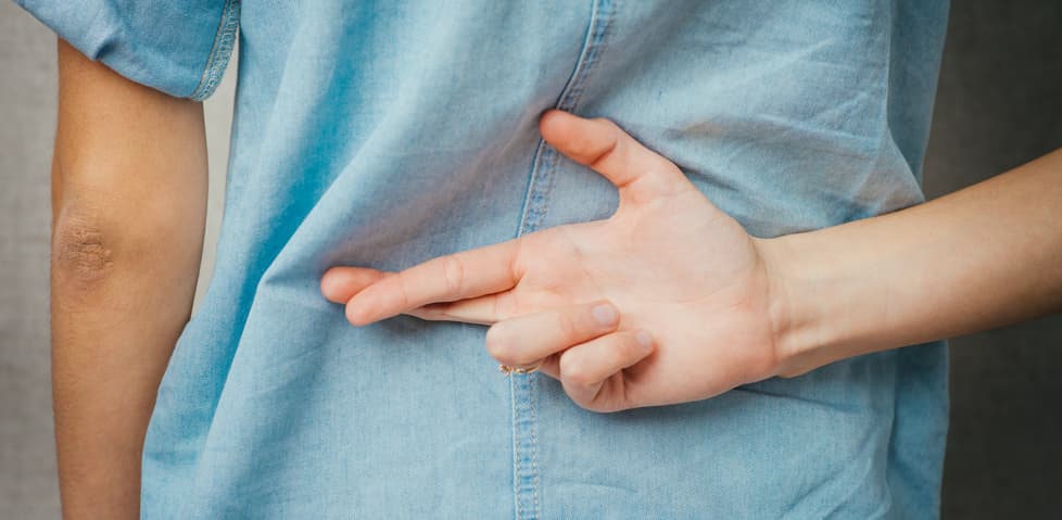 How You Really Sound When You Lie to Leave the Office for a Job Interview