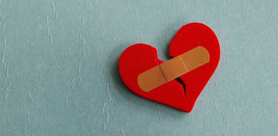 5 Ways to Survive an Office Breakup With Your Dignity Intact