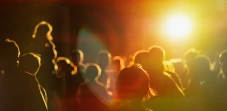 5 Science-Backed Tips That'll Help You Feel More Natural in the Spotlight