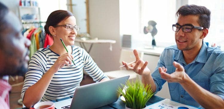 4 Habits You Should Pick Up if You Want to Be Well-Liked at Work