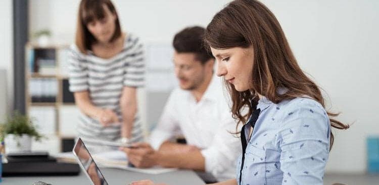 You're Actually Not Sorry—and This App Will Help You Stop Saying it So Much in Email