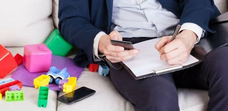 3 Quick Ways Stay-at-Home Parents Can Kick Off Their Job Search (Even if It's Been a While)