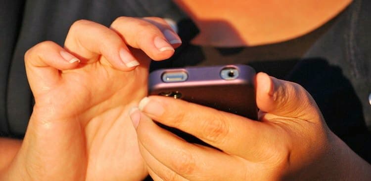 A Case of iPhoneitis (and 3 Other Smartphone-Related Injuries)