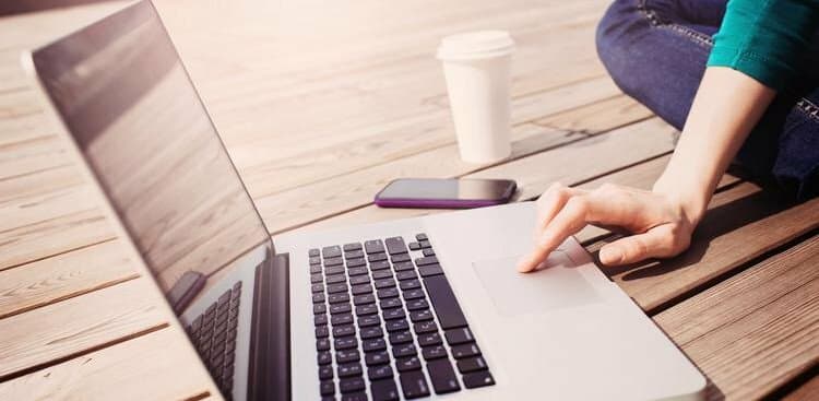 The Not-So-Scary Way to Convince Your Boss to Say Yes to Your Side Gig