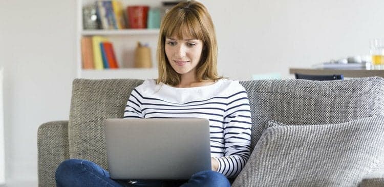 woman working flexible hours