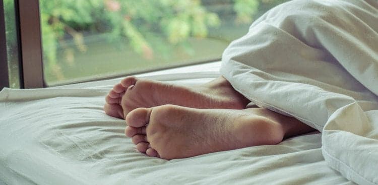 4 Different Ways to Make Yourself Fall Asleep Faster Tonight (No Matter How Much Is on Your Mind)