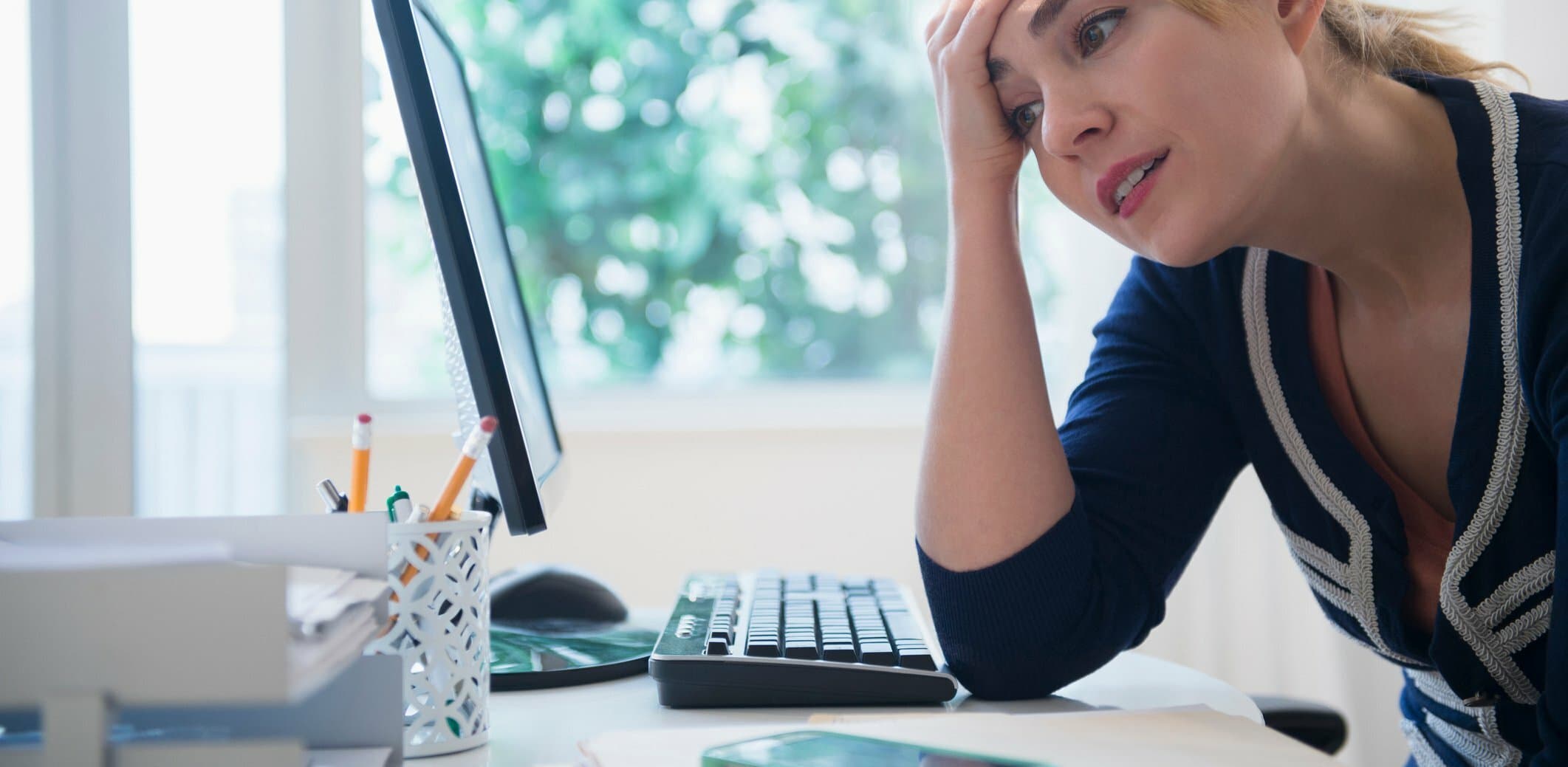 3 Valid Reasons Your "In" at a Company Stopped Responding to Your Emails