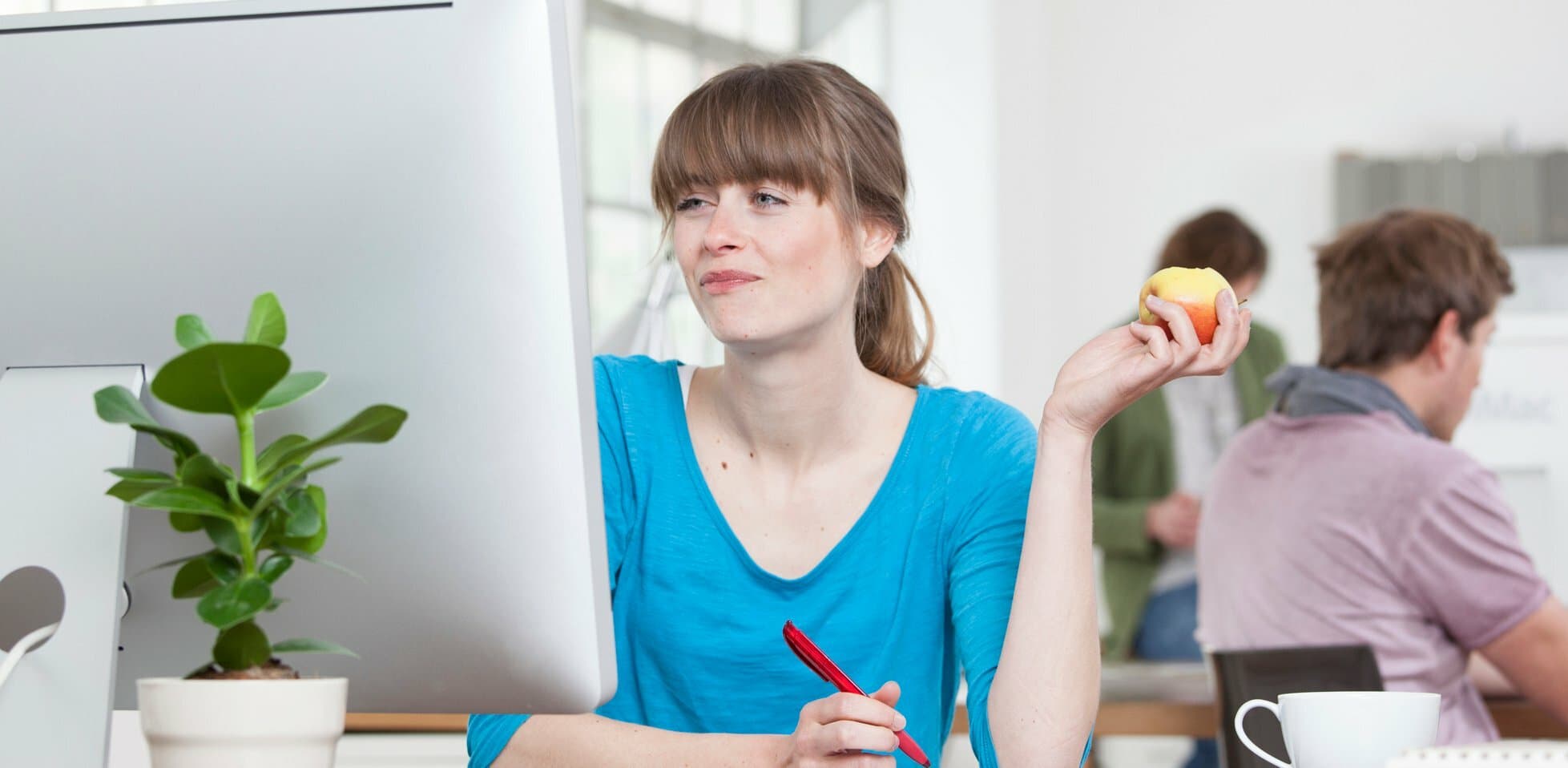 12 Realistic Ways You Can Stay Healthy at Work (Without Breaking a Sweat)