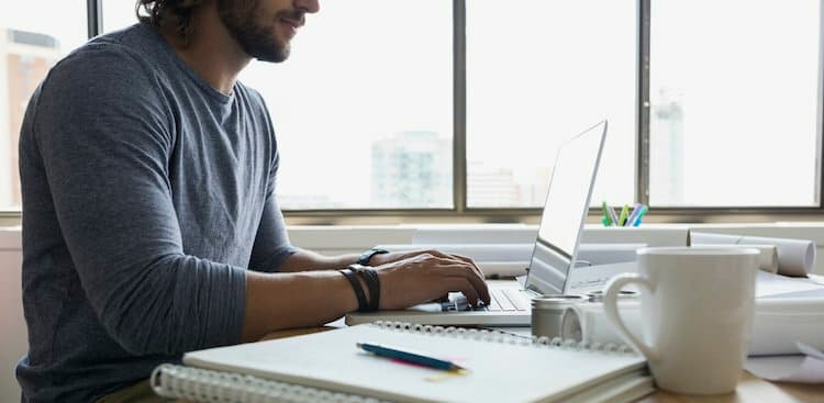 7 Tricks That'll Make You Sound Like an Executive in Emails (Even if You're Not One)