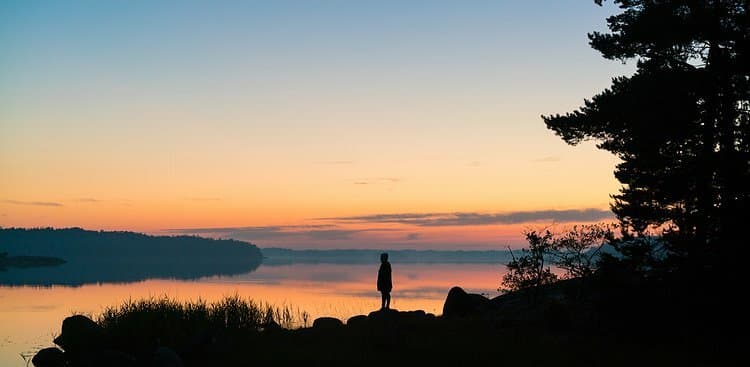 Time to Jump Ship? 6 Signs You Need to Leave Your Job