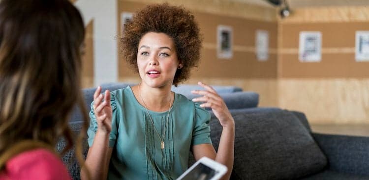 5 Tips for Telling Stories That Are So Interesting Listeners Won't Be Tempted to Pull Out Their Phones