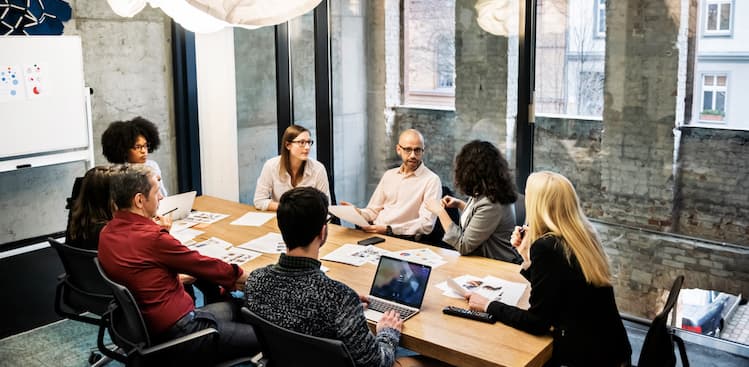 7 Ways to Be the Most Likable Person in the Room