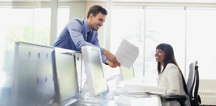 boss and employee talking