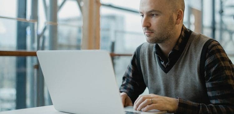 Ask a Real Recruiter: Should I Use a Salary Calculator to Negotiate a Job Offer?