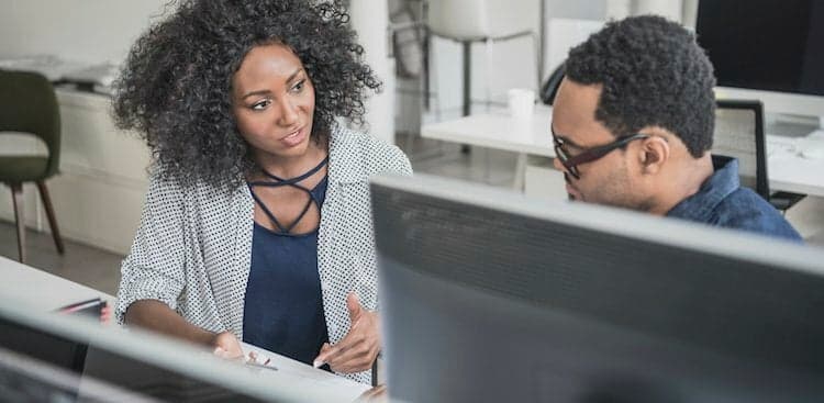 boss and employee talking