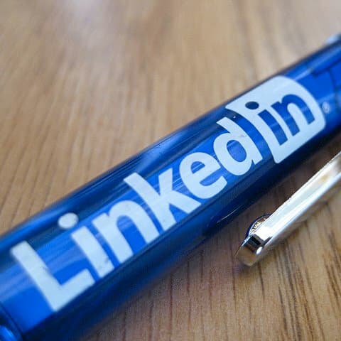 4 Ways LinkedIn Can Help You Get Into B-School