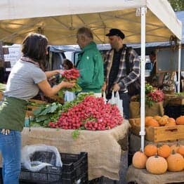 5 Easy (and Cheap) Ways to Eat Local