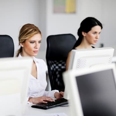 From Freelance to Full-Time: The Right Move for You?