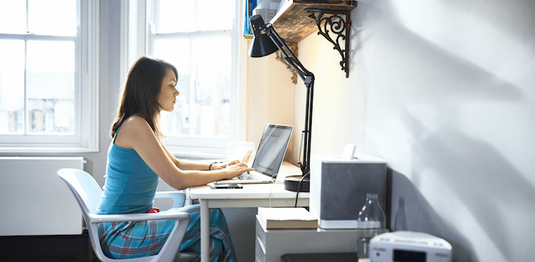 I Wake Up at 4 AM and it Doesn't Make Me Successful—Here's What to Know Before You Try It