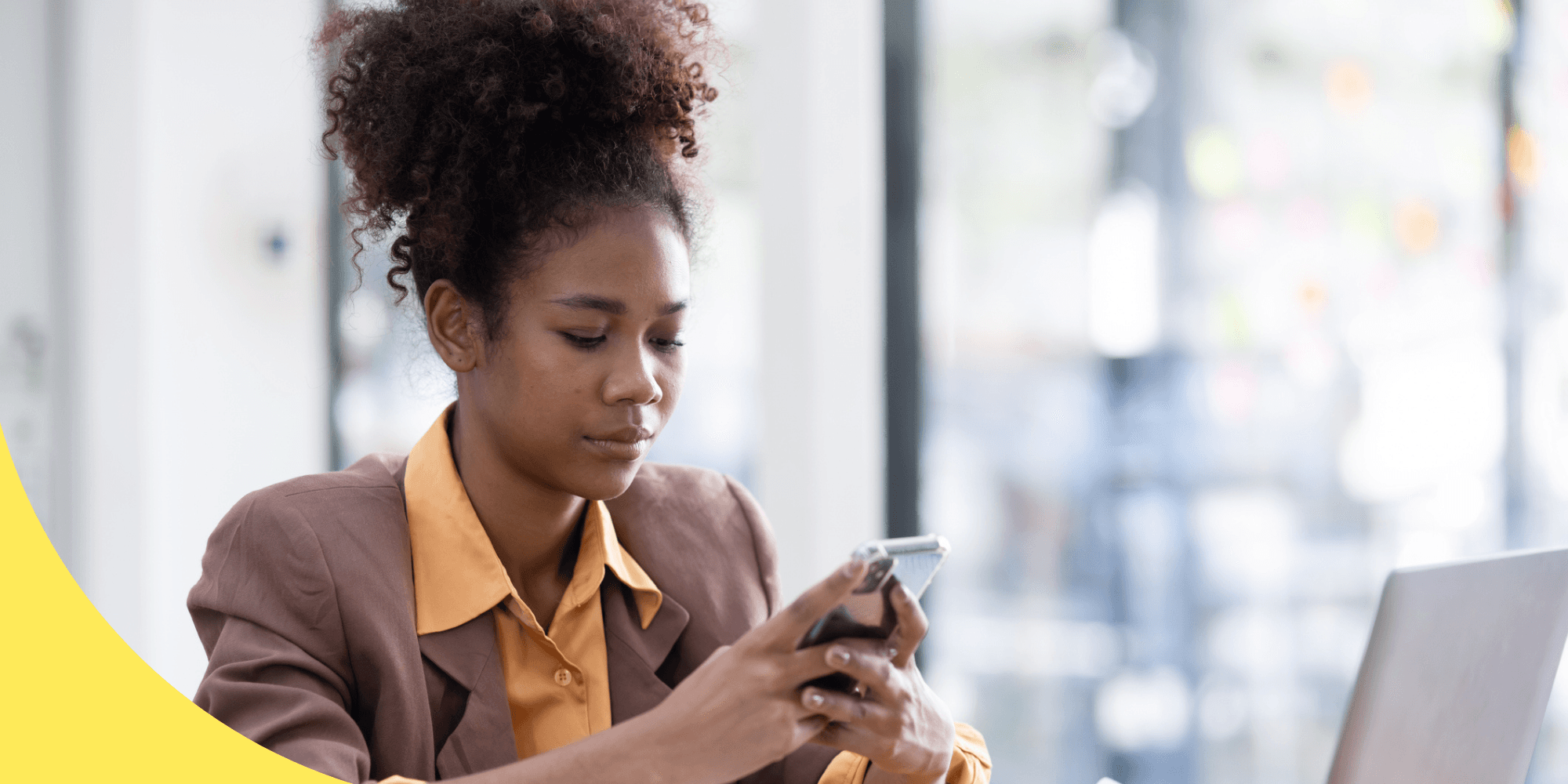 Condolence Message for Coworkers: 10 Examples and Tips on What To Say