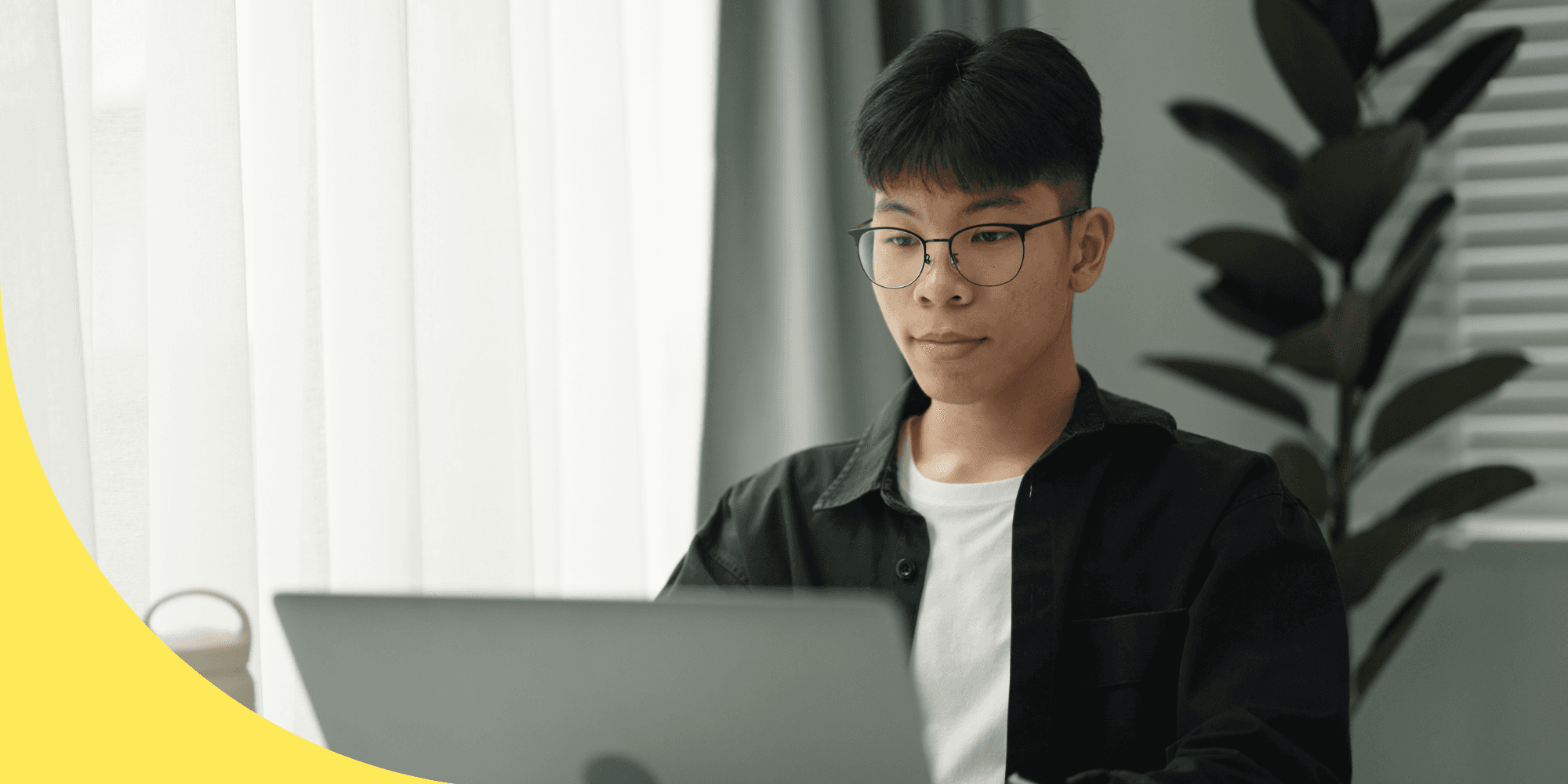 10 Good First Jobs for Teens (Plus Tips on How to Get One)