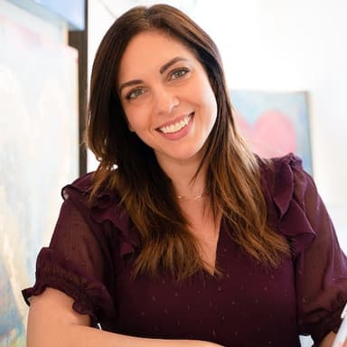 Maura Walters headshot